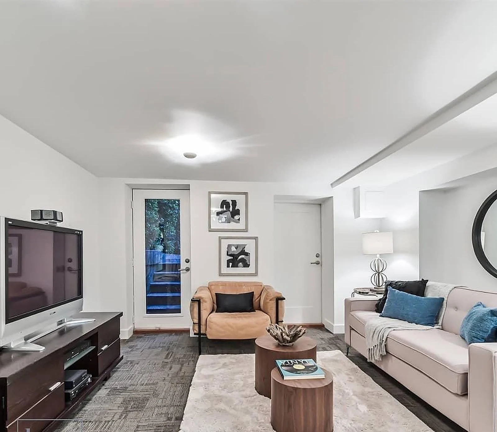 Summerhill family room, white walls